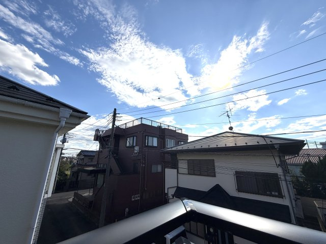 越谷市大間野町１１期１号棟グラファーレ　新築戸建の展望|遠くまで見渡せる開放的な眺望。周辺の静かな街並みを上から一望できます。