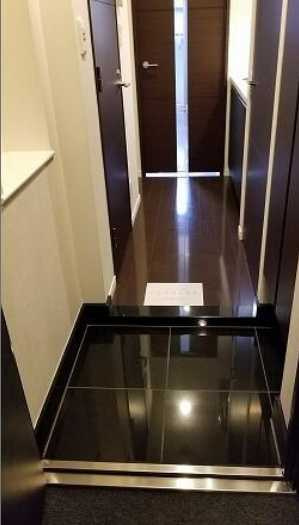クレイシア新横浜の玄関