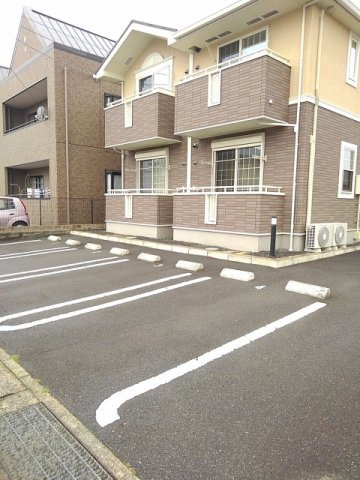 プラシードＭ・Ｓの駐車場|駐車場に車を止められます