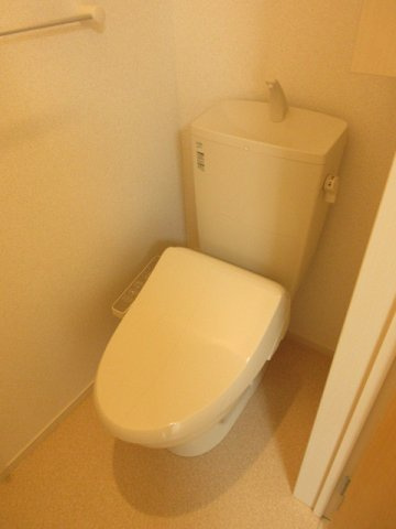 ピエスモンテのトイレ|ゆったりとした空間のトイレです