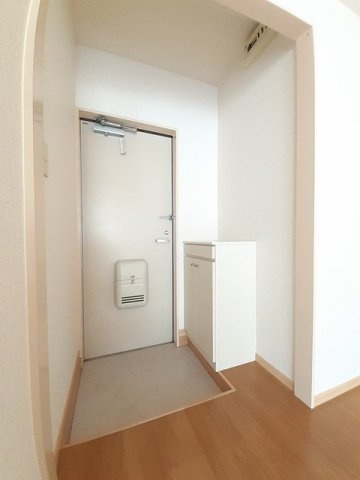 エルディム原田の玄関|収納もある玄関です