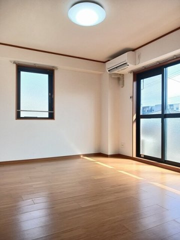 スカイマンションの居間・リビング|ゆったりとした居間です