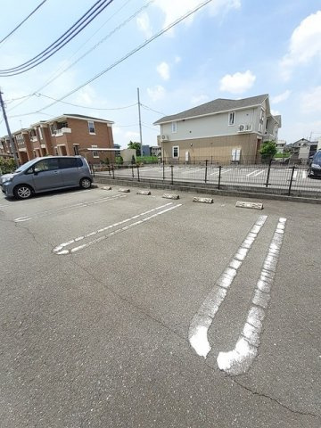 マーチⅡの駐車場|車をお持ちの方に嬉しい駐車場付きの物件です