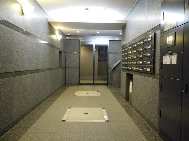 ルーブル小竹向原弐番館のエントランス