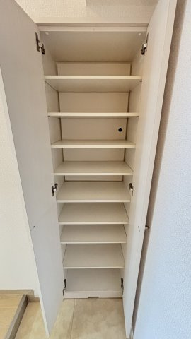 【収納】ラ・ウェゾン塚本通 