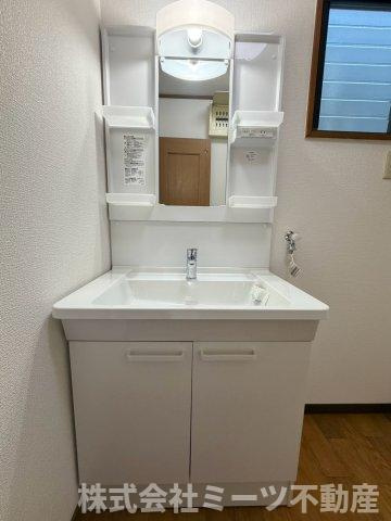 荒川２丁目　中古戸建の独立洗面台