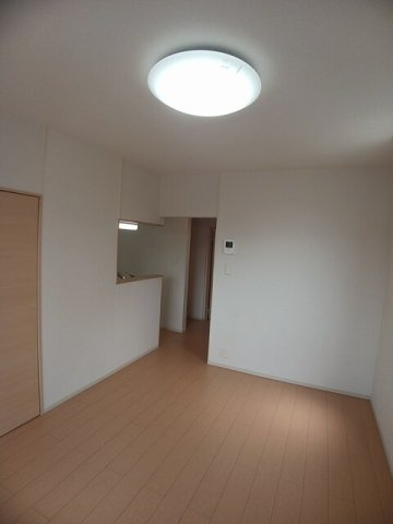 サニーメゾン弐番館の居間・リビング|内装もきれいです