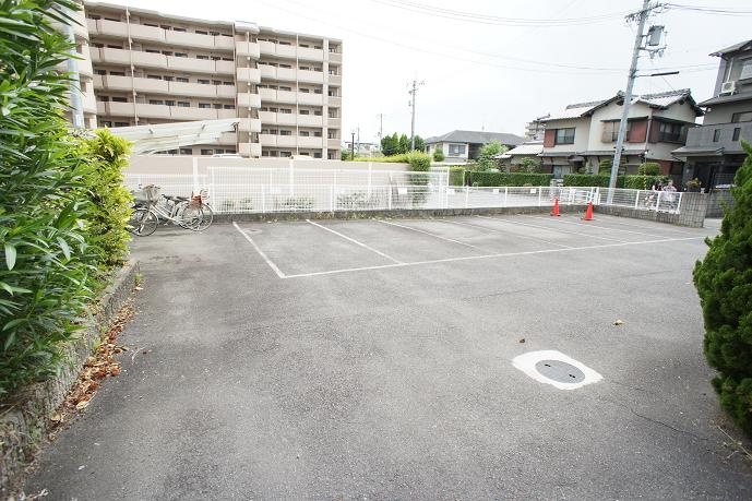  サンライフウィンディアBの駐車場