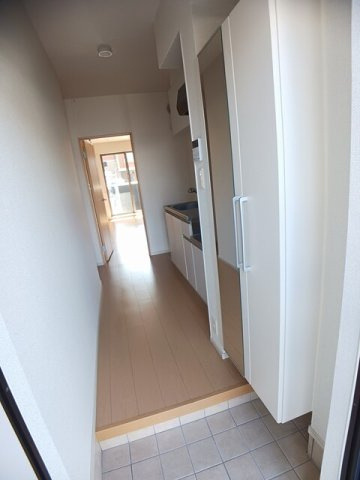 サニーメゾン弐番館の玄関|きれいな玄関です
