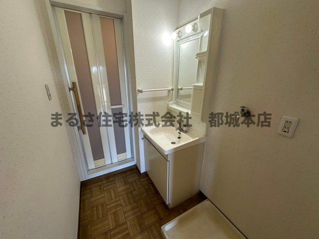 セジュールウエストの独立洗面台