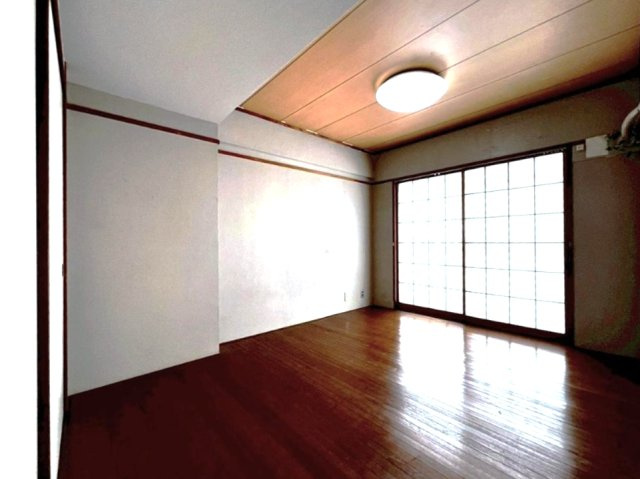 マンション指月の洋室|陽当り・通風良好　角住居