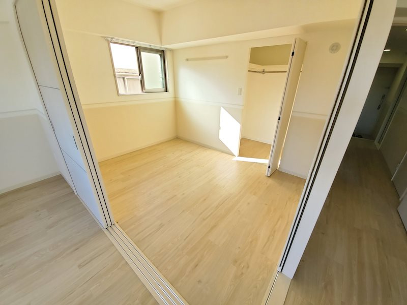三田市西山２丁目の賃貸マンションの居間・リビング