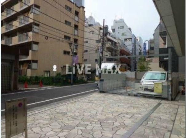 【駐車場】ガーラ・ステーション新宿御苑前