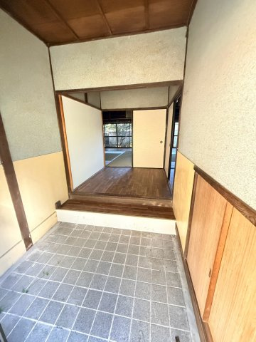 東人丸町貸家の玄関