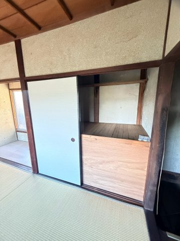 東人丸町貸家の収納