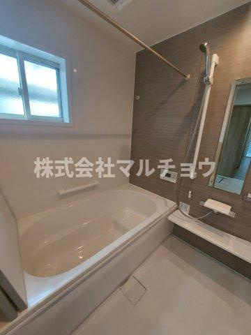城山台戸建て②の浴室|きれいなお風呂です