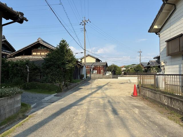 仲介手数料無料）愛西市大野山町西之割　１号棟の前面道路含む現地写真|前面道路含む現地写真です