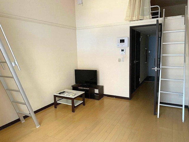レオネクスト台町の居間・リビング|「同タイプの部屋の写真です」「現況優先」