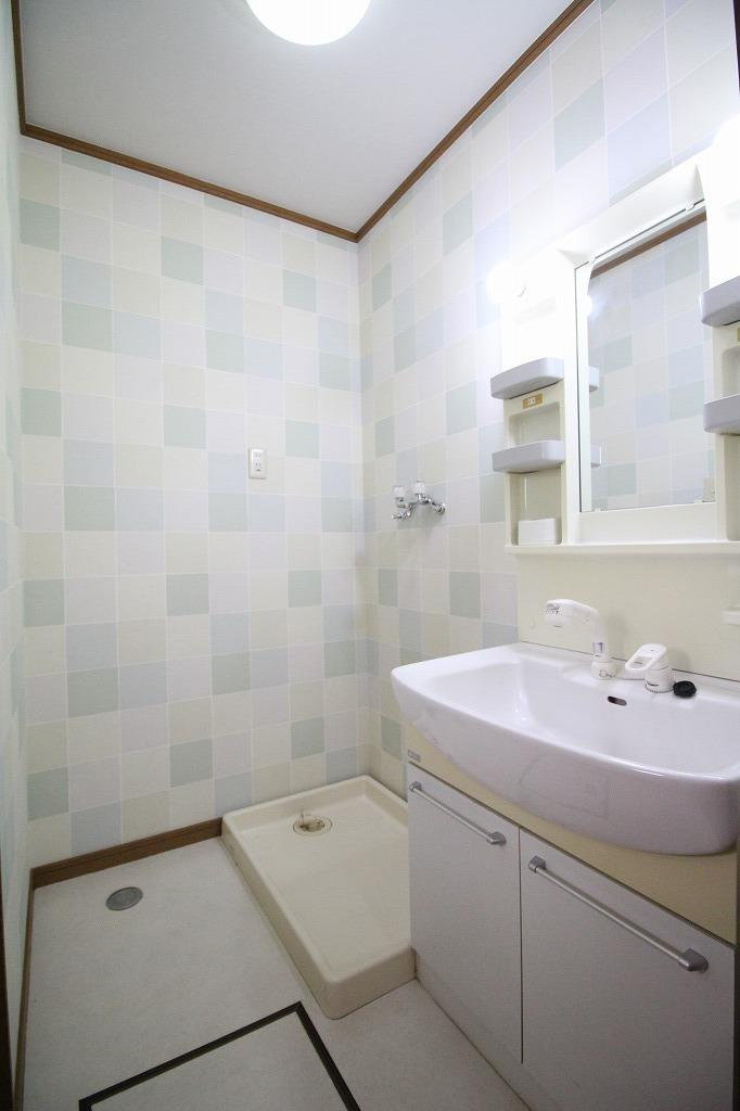 タウンハウス高町の洗面所|※お部屋により仕様が異なる場合がございます※