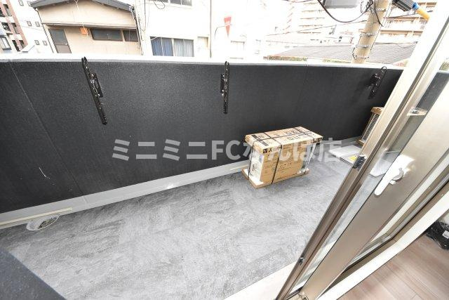 セレニテ難波ミラク参番館のバルコニー