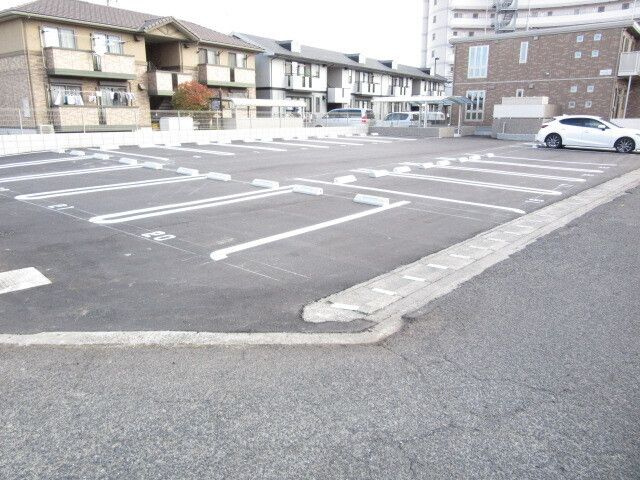 【駐車場】フローラルネスト 