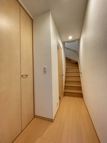 デュプレックス　ラ　カシェットの玄関