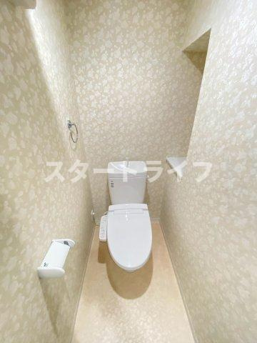 大阪市淀川区東三国２丁目の賃貸マンションのトイレ