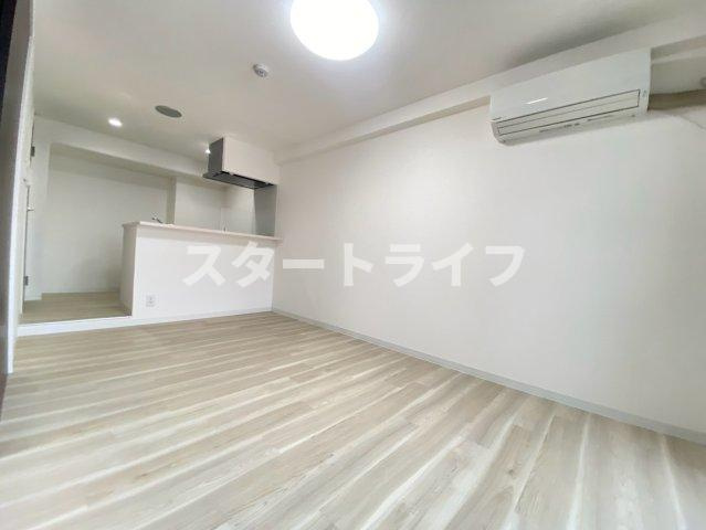 大阪市淀川区東三国２丁目の賃貸マンションの居間・リビング