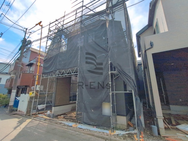 【外観】 | 練馬区桜台１丁目　新築戸建て　３号棟 | 建築中