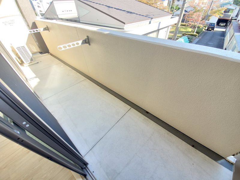 三田市西山２丁目の賃貸マンションのバルコニー