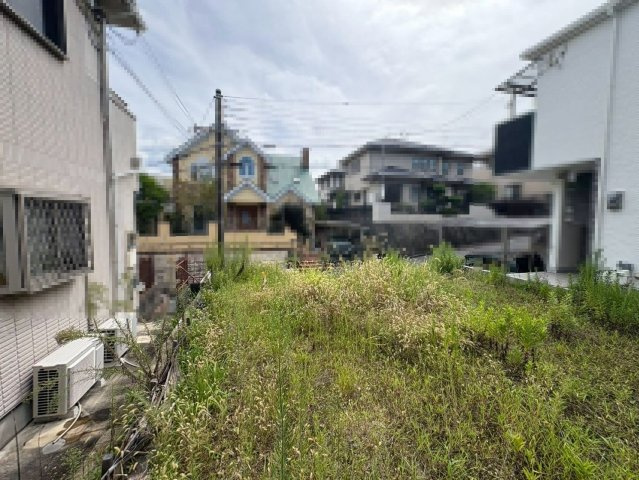 西山台２丁目　売土地の外観|前面道路約６ｍ！広々運転の苦手な方も安心ですね♪