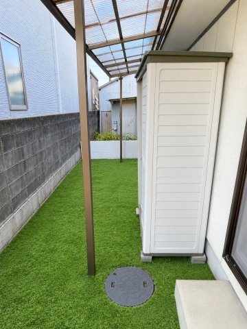 リバーサイドハウスの庭|お庭のイメージですが人工芝を敷くと明るいイメージになりますよ！ペットも帰るのでどうですか？ドッグランに！早い者勝ち！