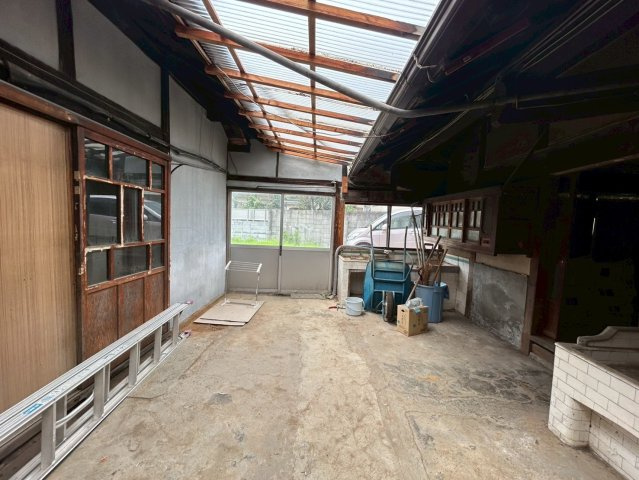 小野市中町一戸建の駐車場