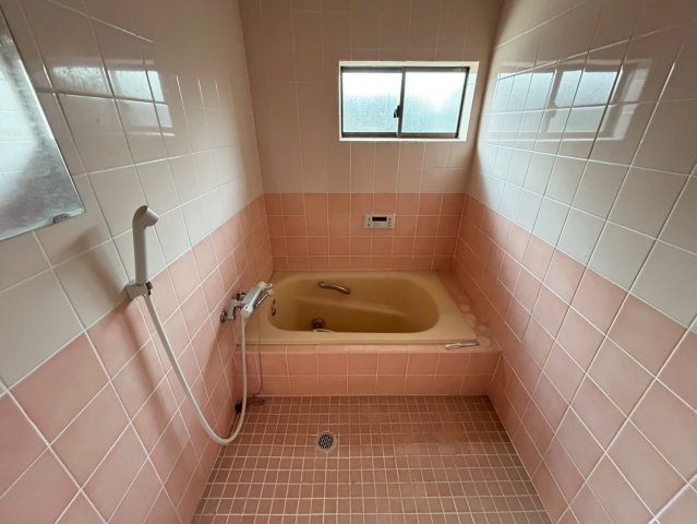 小野市中町一戸建の浴室