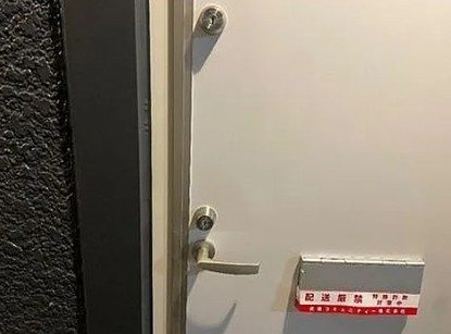 パンシオン南林間Ｂ棟の玄関