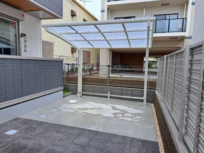 グラン仁所町の駐車場