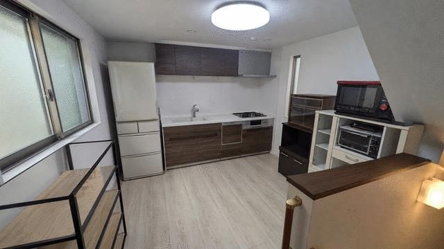 大田区鵜の木2丁目　中古戸建の居間・リビング|現地写真

現地ご見学希望・資料請求などお気軽にお問い合わせ下さい！
03-5990-5201