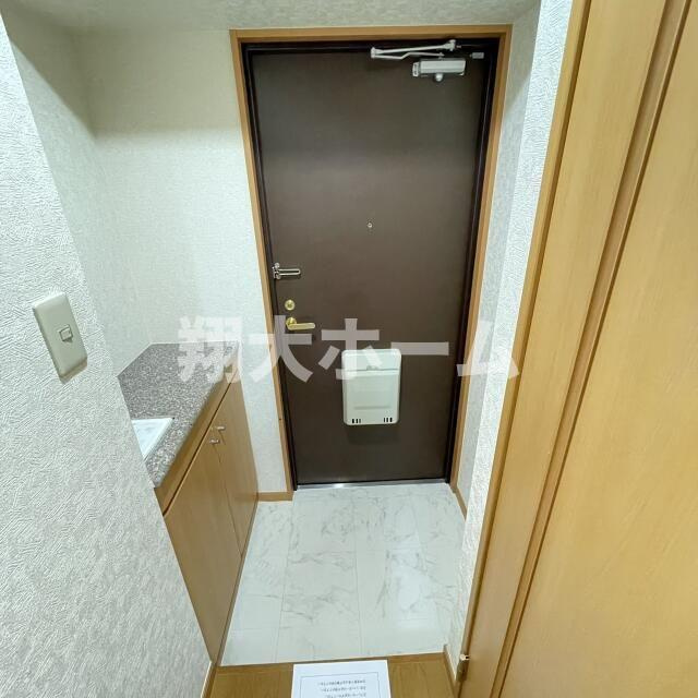 パールピアスの玄関