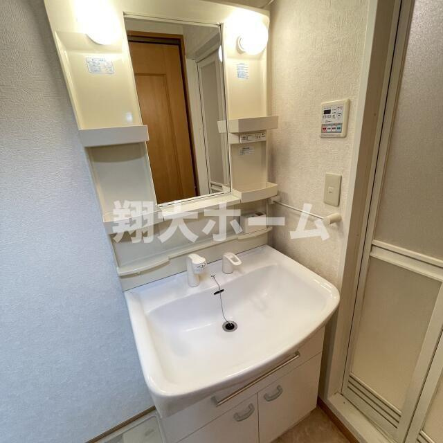 パールピアスの洗面所