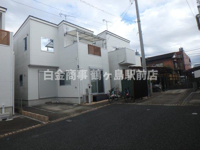 鶴ヶ島市脚折町中古戸建の前面道路含む現地写真