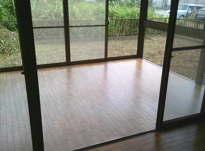 【内装】 | つくばみらい市豊体　中古戸建 | 明るい陽だまりに包まれる、心地よいサンルーム完備！