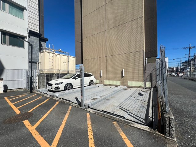 グラヴィールの駐車場