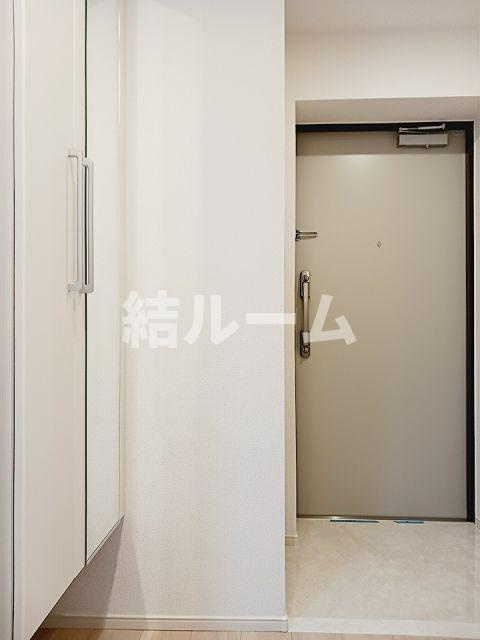 川越市脇田町の賃貸マンションの玄関
