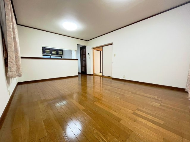 矢野南5丁目戸建の居間・リビング