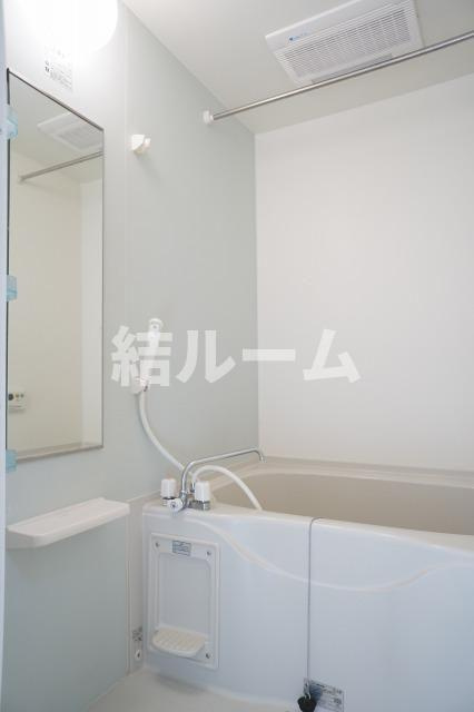 東久留米市浅間町３丁目のアパートの浴室
