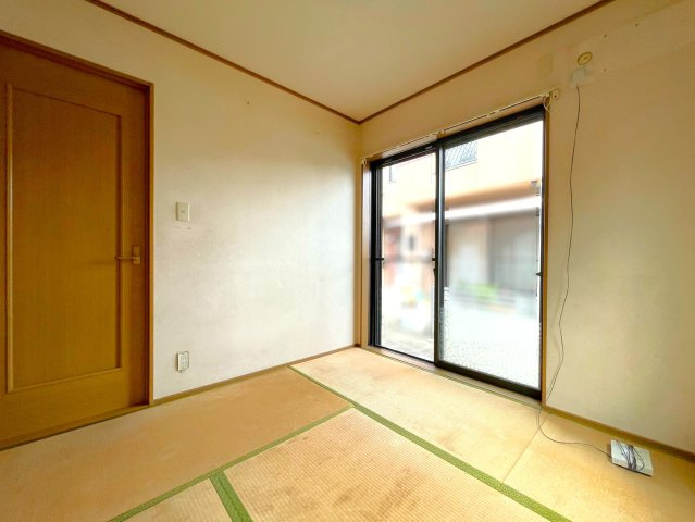 ◆市バス「下久我」停まで徒歩２分◆全室２面採光の４ＤＫ住宅◆周辺環境充実◆伏見区久我東町の和室|和室