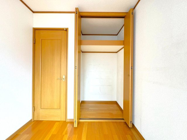 ◆市バス「下久我」停まで徒歩２分◆全室２面採光の４ＤＫ住宅◆周辺環境充実◆伏見区久我東町の収納|収納
