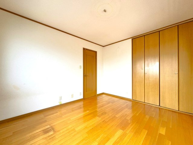 ◆市バス「下久我」停まで徒歩２分◆全室２面採光の４ＤＫ住宅◆周辺環境充実◆伏見区久我東町の洋室|洋室