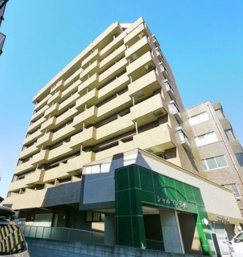 シャルマン高砂の外観