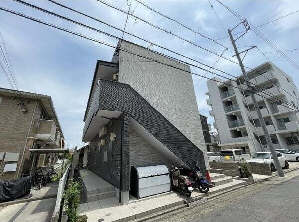 エクル烏森(エクルカスモリ)の外観
